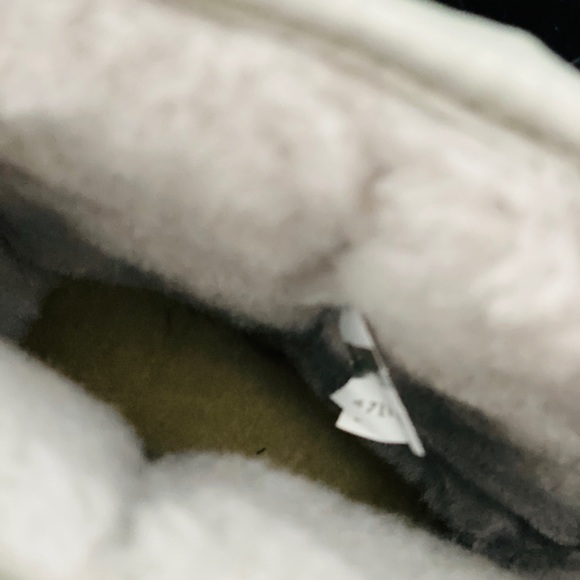 Uggs Classic Short Sequin Boots SOLD OUT - Picture 7 of 9